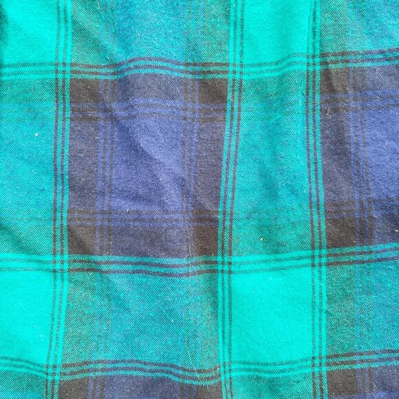 Long Sleeve Plaid Cozy Flannel Button Down Shirt - Picture 7 of 11